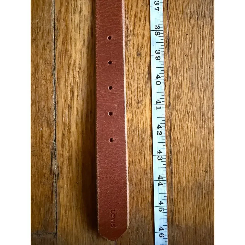 LEVI’S Brown Leather Belt Mens sz 40 (NWT)